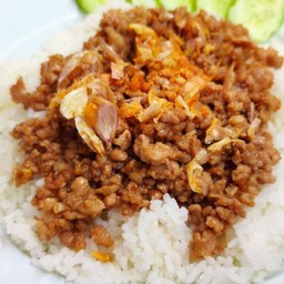 หมูสับทอดกระเทียมพริกไทยราดข้าว