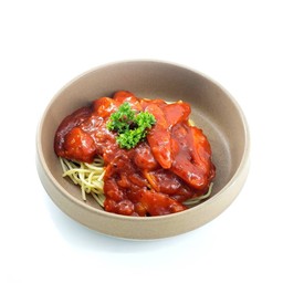 สปาเก็ตตีไส้กรอกซอสมะเขือเทศ