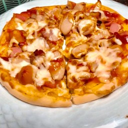 พิซซ่า หน้ารวม ( ชีส ไส้กรอก โบโลน่า ปูอัด )