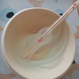 ชุดถ้วย ช้อน ตะเกียบ