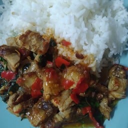 ครัวกระเพราไข่ระเบิด