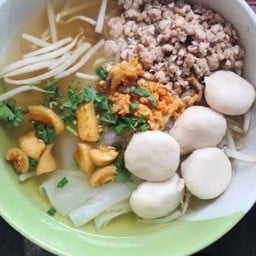 เกาเหลาลูกชิ้นหมู