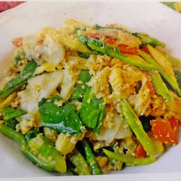 เส้นใหญ่ผัดซีอิ้วหมู-ไก่