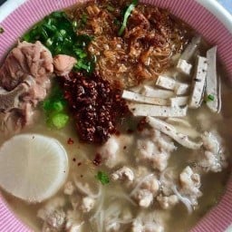 ก๋วยจั๊บญวน บ้านบุ๋ม&กระเพรารสเด็ด บางบัวทอง