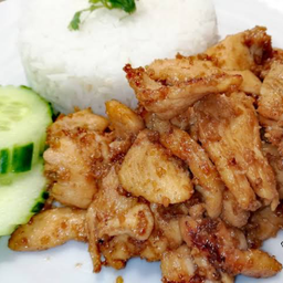 ข้าวราดผัดกระเทียม