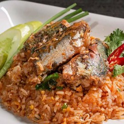 ข้าวผัดปลากระป๋อง