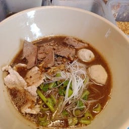 ก๋วยเตี๋ยวเรือ (ตลาดวีมาร์เก็ต) ตลาดวีมาร์เก็ต