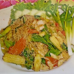 เส้นหมี่ขี้เมาหมู-ไก่