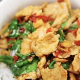 ไก่ แก้มยุ้ย