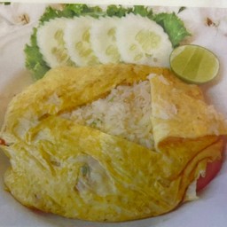ข้าวผัดห่อไข่