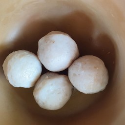 ลูกชิ้นปลา 4 ลูก