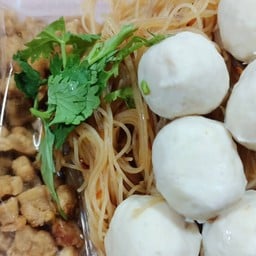 กระเพราพริกแห้งหมูกรอบ อู่ทอง