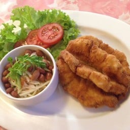 เนื้อปลากะพงทอด-ยำมะม่วง