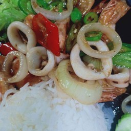 ข้าวผัดพริกทะเล