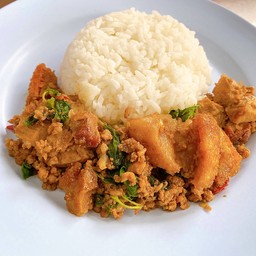 (โปรโมชั่น) กะเพราหมูสับ + หมูกรอบ ราดข้าว