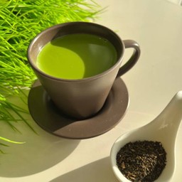 ชาเขียวนมสดร้อน