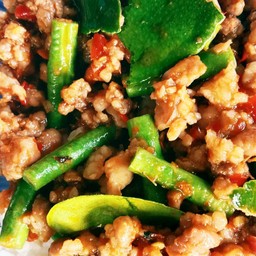 ผัดพริกแกงกลางหมูสับ