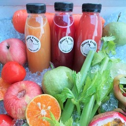 น้ำผักผลไม้สกัดเย็น by ญาณิ
