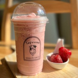 สตอเบอร์รี่นมสดปั่น