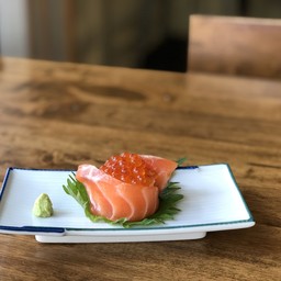 SALMON-IKURA SUSHI