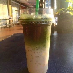 ชาเขียวนมสดทูโทนเย็น