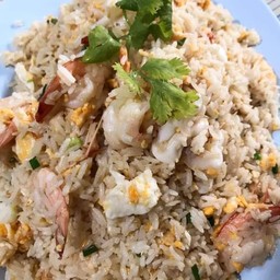 [อร่อยซ่ากับโค้ก] ข้าวผัดรวมมิตร(หมูกุ้งหมึก) +  โค้ก ออริจินัล (กระป๋อง)