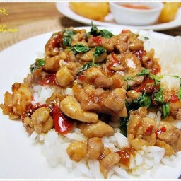 กระเพราไก่ ไข่ดาว