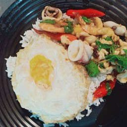 ข้าวกระเพรารวมมิตร