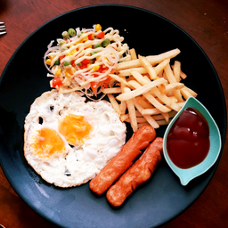 ชุดไข่ดาว+ไส้กรอก+เฟรนฟราย