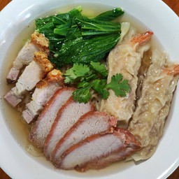 บะหมี่เกี๊ยวกุ้ง+หมูแดง+หมูกรอบ(แห้งหรือน้ำ)