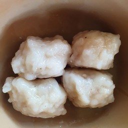 ลูกชิ้นแคะหมู 4 ลูก