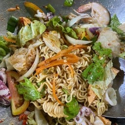 ยำมาม่าธรรมดาไม่ใส่ทะเล