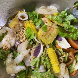 ยำข้าวโพดขาไก่ทะเล