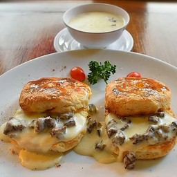 Southern Biscuits with gravy