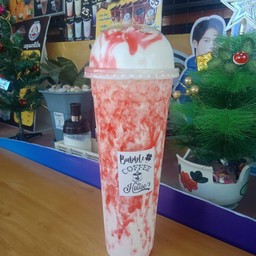 สตรอเบอรี่นมสดแก้วยี่ราฟ