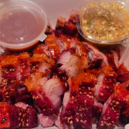 หม่าล่าหมูกรอบไซส์ใหญ่ 脆皮五花肉