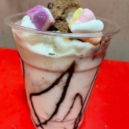 นมหมีปั่นภูเขาไฟ