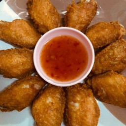 ครัวแม่นาง ไก่ทอดน้ำปลา & สามชั้นทอดน้ำปลา