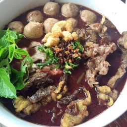 ก๋วยเตี๋ยวเจ๊หมีสนามไชย
