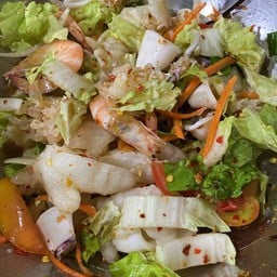 ยำขาไก่ไม่ใส่ทะเล