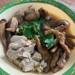 เคราเตี๋ยวไก่บุฟเฟ่ต์