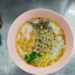 โจ๊กหมูต้มยำทรงเครื่อง