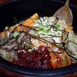 ข้าวยำหม้อร้อน