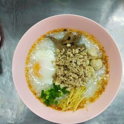โจ๊กหมูต้มยำ + ไข่ลวก