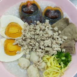 โจ๊กหมูไข่เค็ม + ไข่เยี่ยวม้า