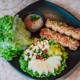 แหนมเนือง
