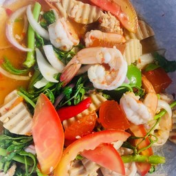 ยำเกาเหลากระเฉดรวมมิตร