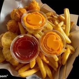 3 แซ่บ แซ่บ (ชีสบอล4+นักเก็ตไก่4+เฟรนฟราย)
