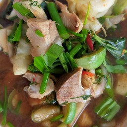 แกงอ่อมกระดูกอ่อนหมู