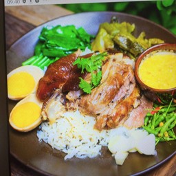 ข้าวขาหมู 2 กล่อง+โค้กขนาด330 มล.1ขวด